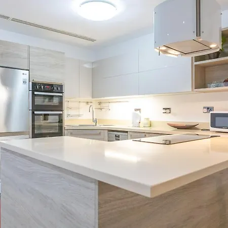 Modern 2 Double Bedroom Yard & Fully Ac * Marsaskala